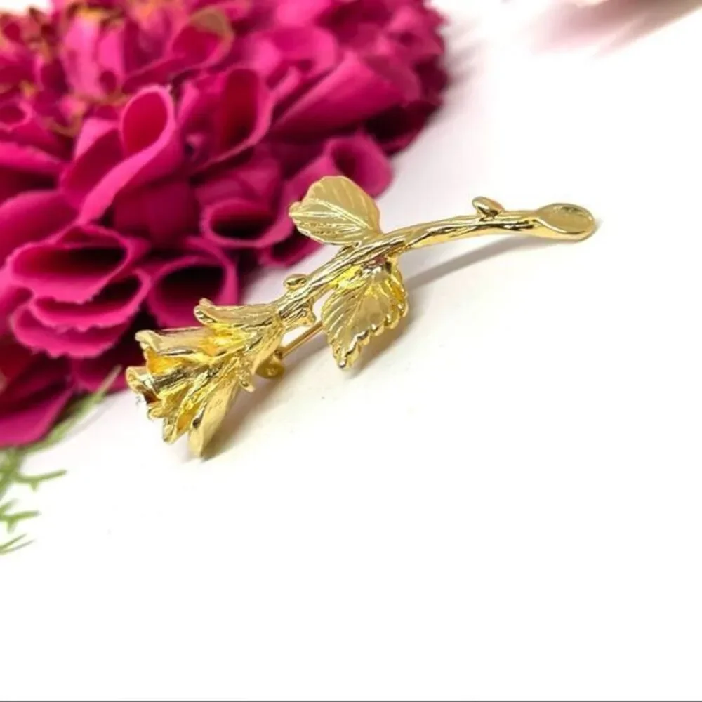 VINTAGE⚜️Golden Blooming Rose Stem Brooch